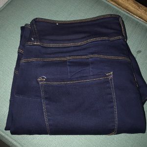 Dark Wash Jeans 👖 size 22